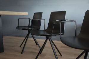 sillas cómodas sin reposabrazos para salones